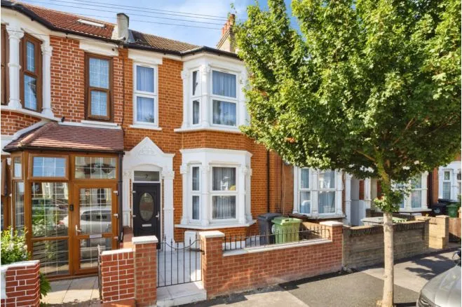 3 bed house for sale, William Street, Leyton, E10