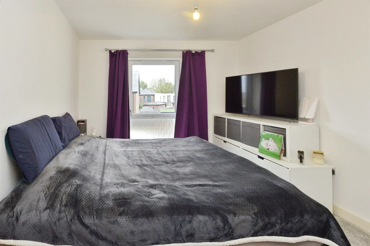 Harvard Way, Oakgrove, Milton Keynes, photo 7