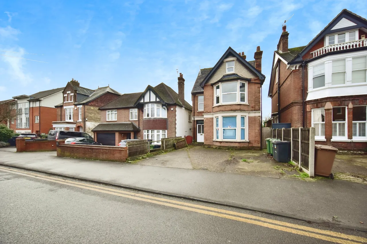 6 bed house for sale — Holland Road, Maidstone, Kent, ME14