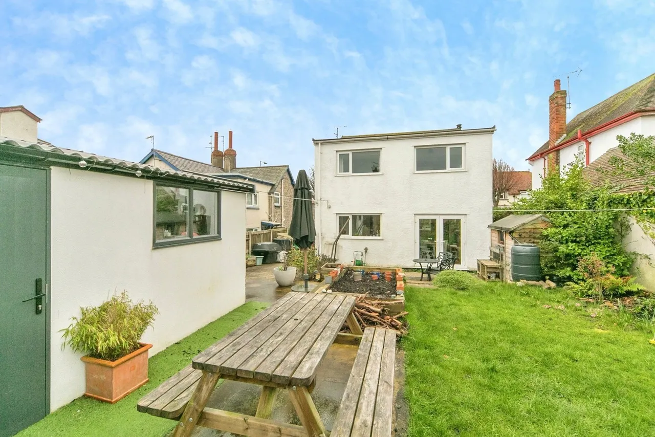 Rhos Road, Rhos on Sea, LL28, photo 19