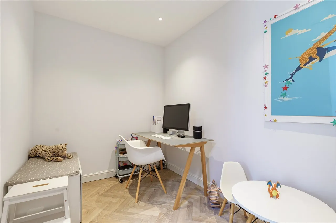 Tantallon Road, London, SW12, photo 13