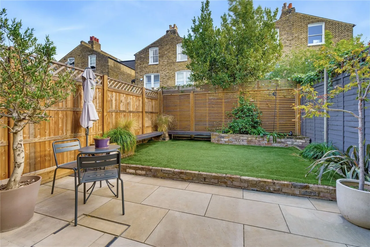 Tantallon Road, London, SW12, photo 2