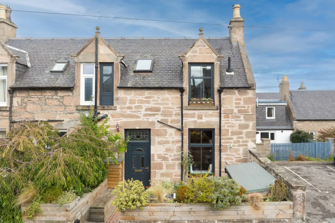 2 bed house for sale — Roseneath Place, Nairn, IV12 4NS