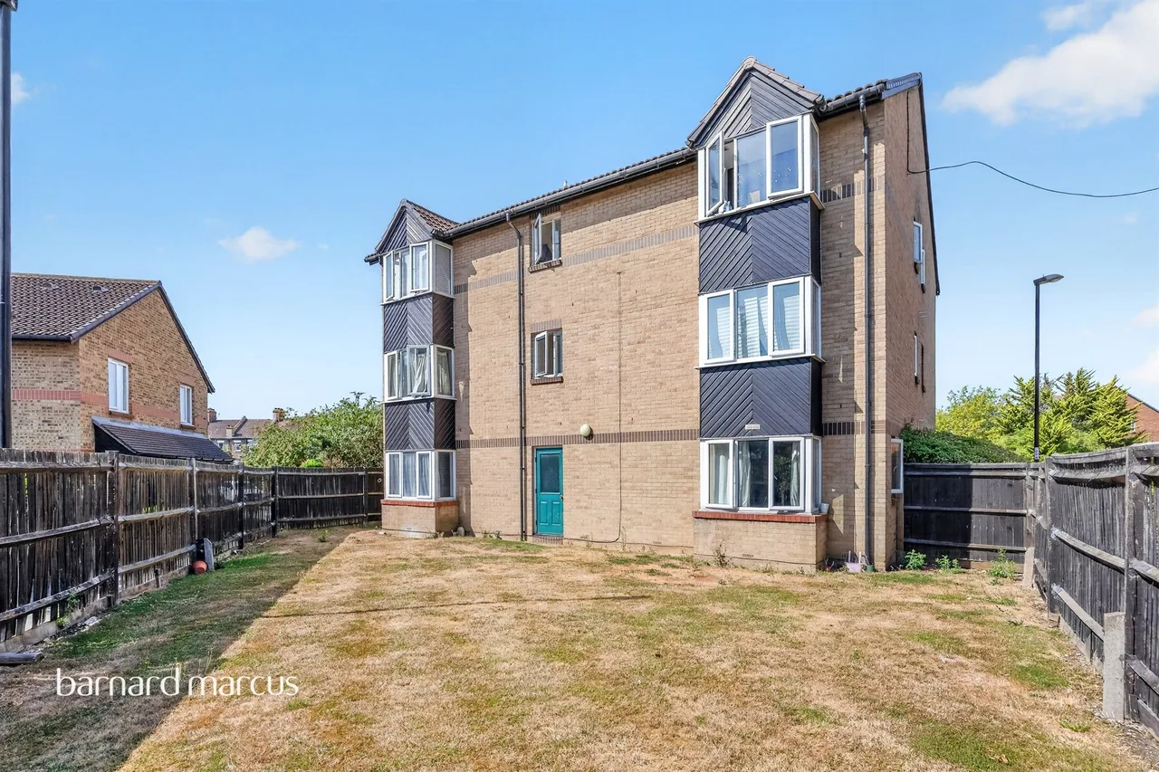 Coe Avenue, London, SE25, photo 17