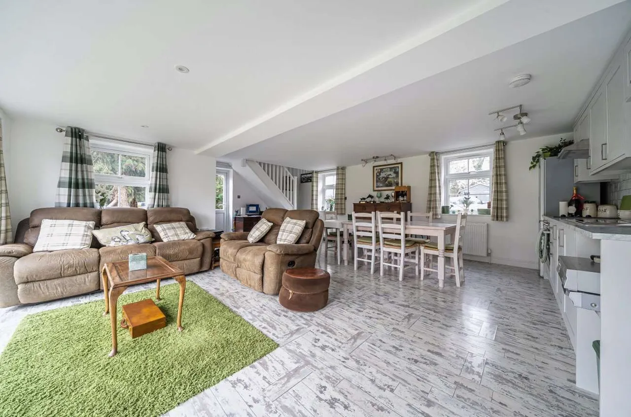 Upper Eddington, Hungerford, Berkshire, RG17 0HL, photo 4