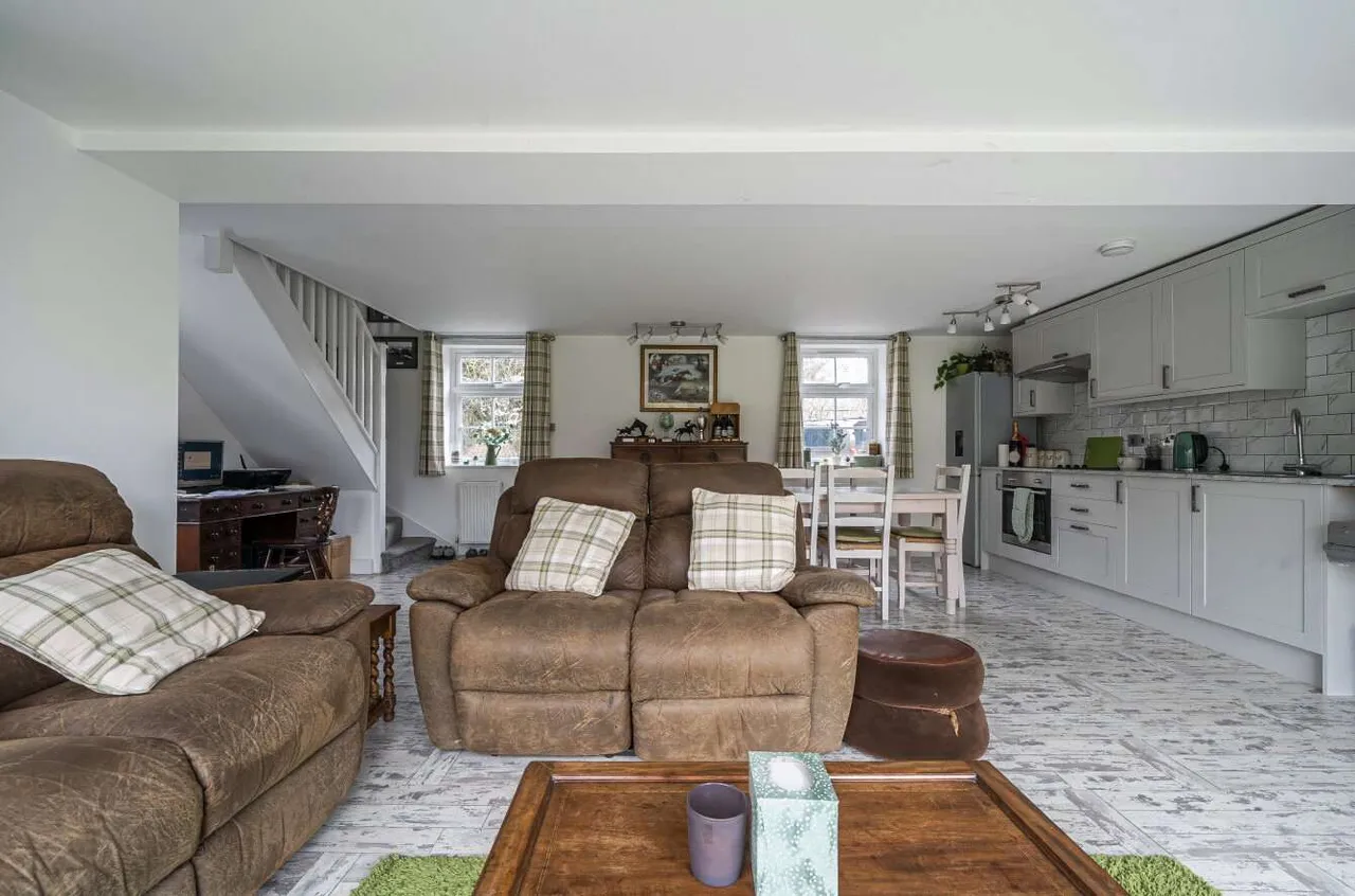 Upper Eddington, Hungerford, Berkshire, RG17 0HL, photo 6