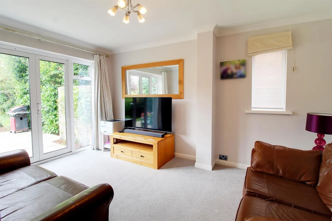 Bradmore Way, Brookmans Park, Hertfordshire AL9 7QY, photo 6