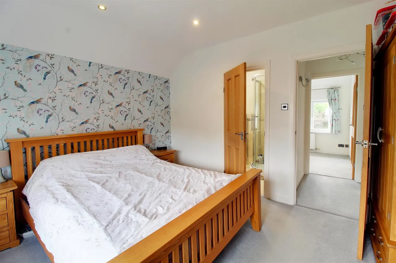 Bradmore Way, Brookmans Park, Hertfordshire AL9 7QY, photo 15