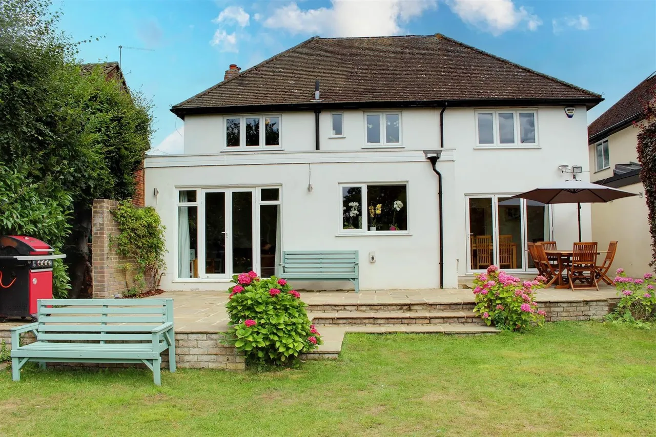 Bradmore Way, Brookmans Park, Hertfordshire AL9 7QY, photo 25