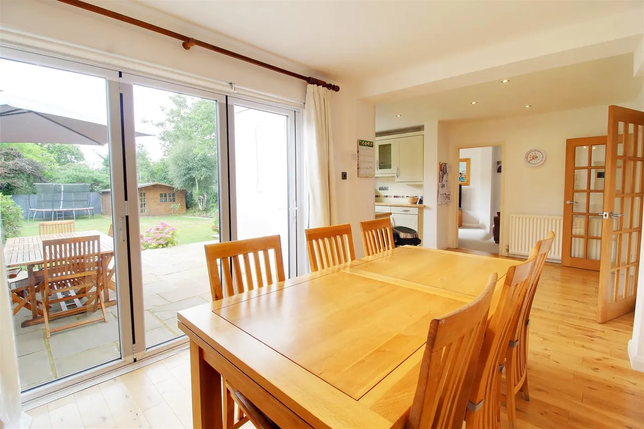 Bradmore Way, Brookmans Park, Hertfordshire AL9 7QY, photo 7