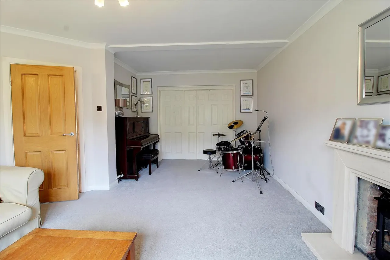 Bradmore Way, Brookmans Park, Hertfordshire AL9 7QY, photo 13