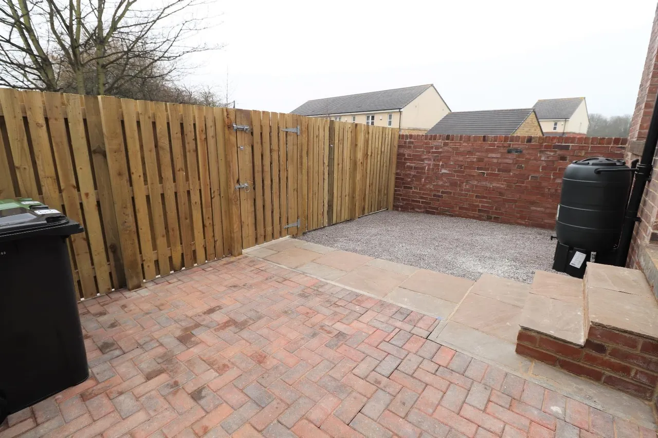 Carlisle Road, Pudsey, LS28, photo 15