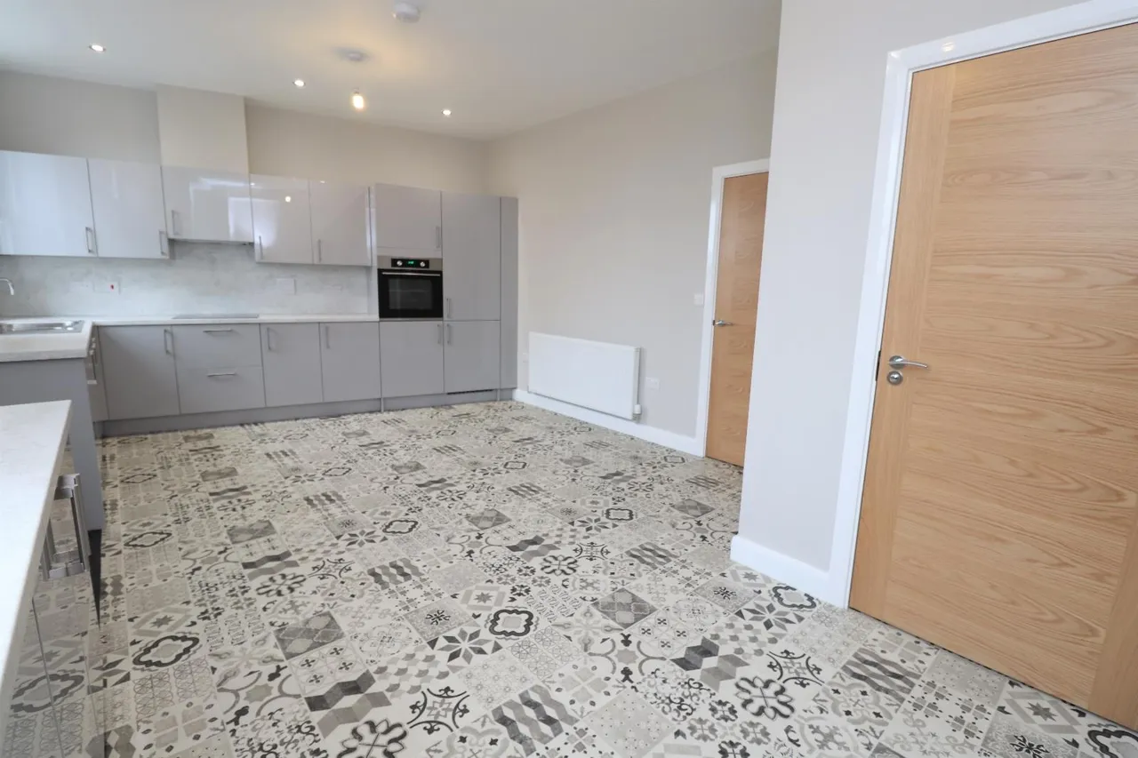 Carlisle Road, Pudsey, LS28, photo 5