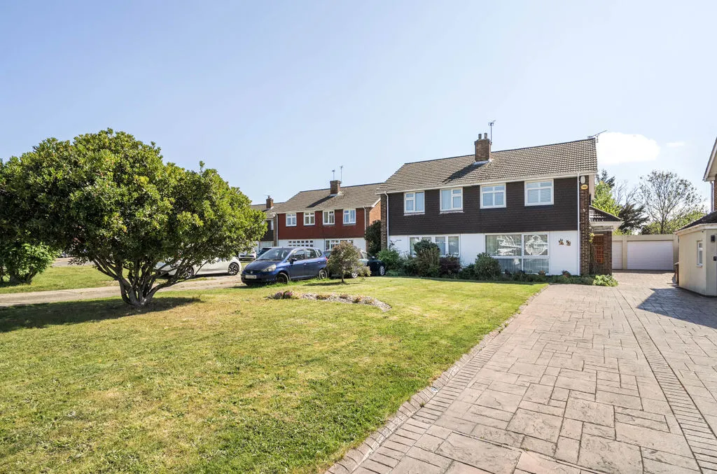 3 bed property for sale — Harman Drive, 58 Harman Drive Sidcup Greater London Sidcup, SIDCUP, Kent, DA158LY