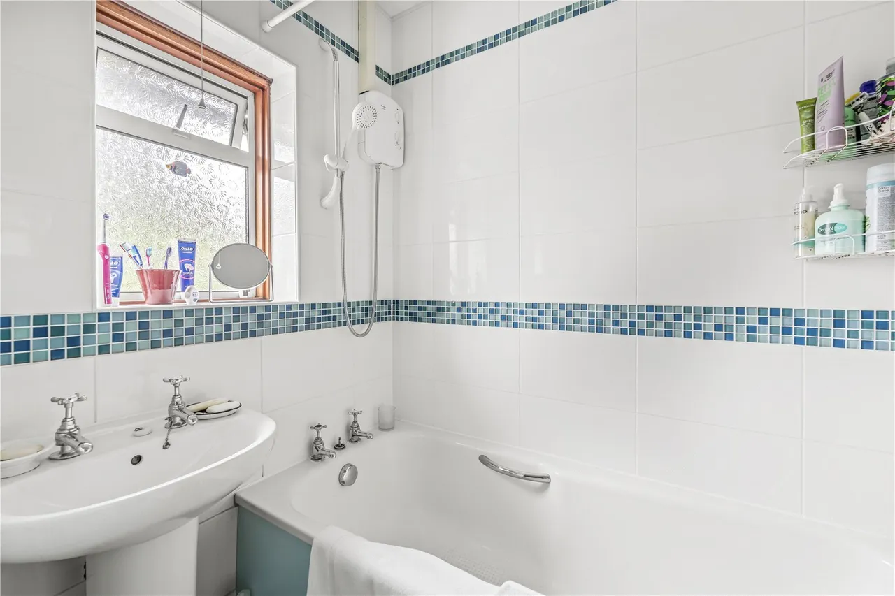 Mays Road, Teddington, TW11 0SQ, photo 5