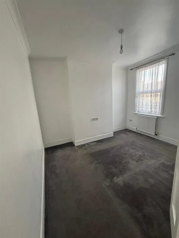 Kingsland Road, London, E13, photo 11
