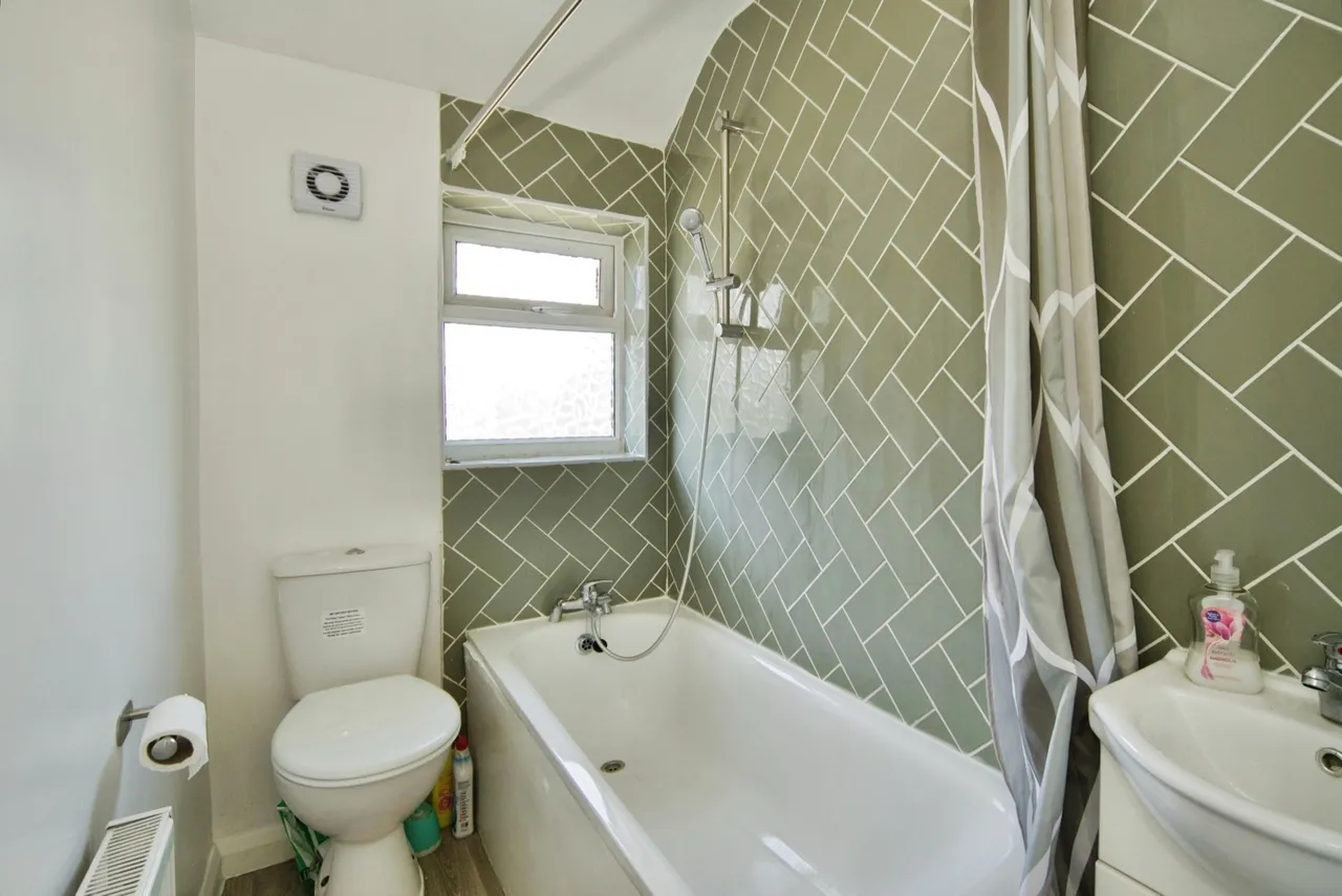 ST GEORGES ROAD, DAGENHAM, ESSEX, RM9, photo 4
