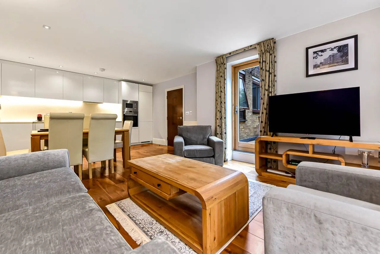 Flat 8, 2 Tavistock Place, London, photo 9