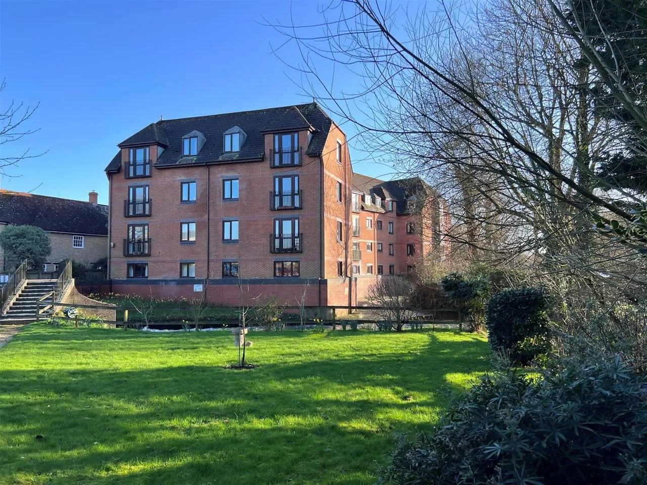 2 bed flat for sale — Barnaby Mill Barnaby Mead, Gillingham, Dorset SP8 4AL