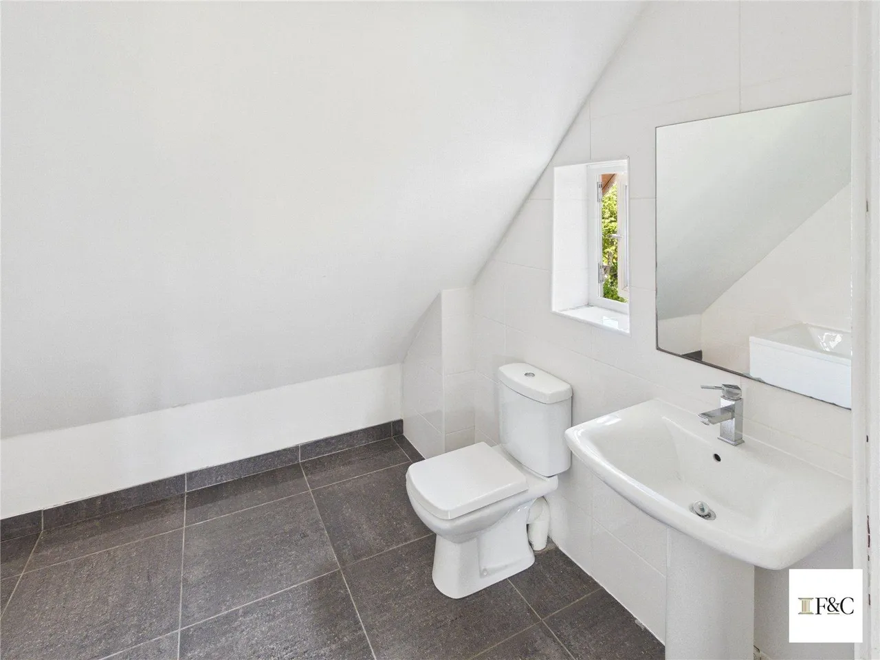 Exceptional Six-Bedroom Detached Family Home with Self-Contained Annexe and Direct Access to Cambourne Eco Park, photo 29