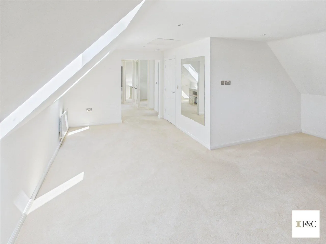 Exceptional Six-Bedroom Detached Family Home with Self-Contained Annexe and Direct Access to Cambourne Eco Park, photo 40