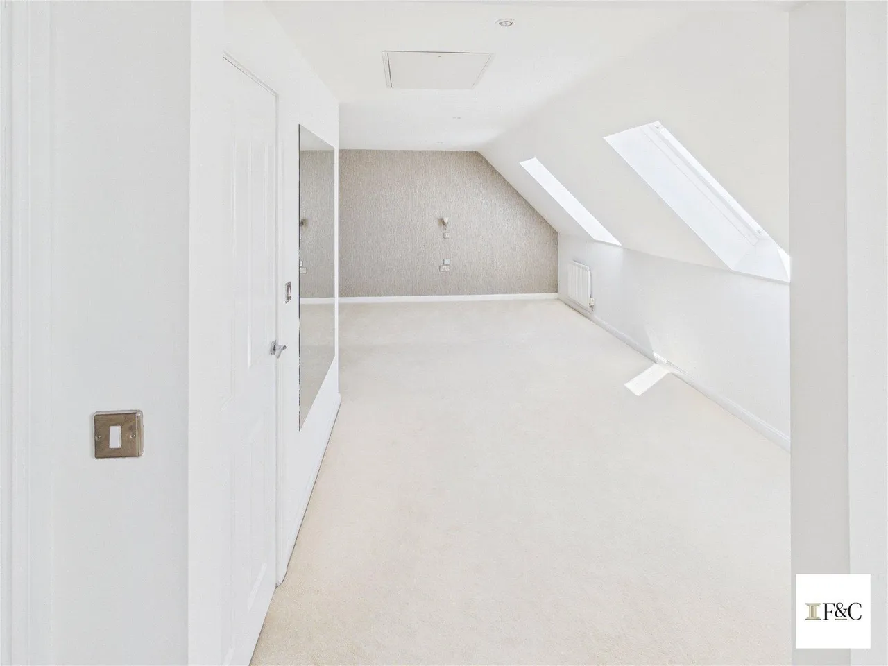Exceptional Six-Bedroom Detached Family Home with Self-Contained Annexe and Direct Access to Cambourne Eco Park, photo 37