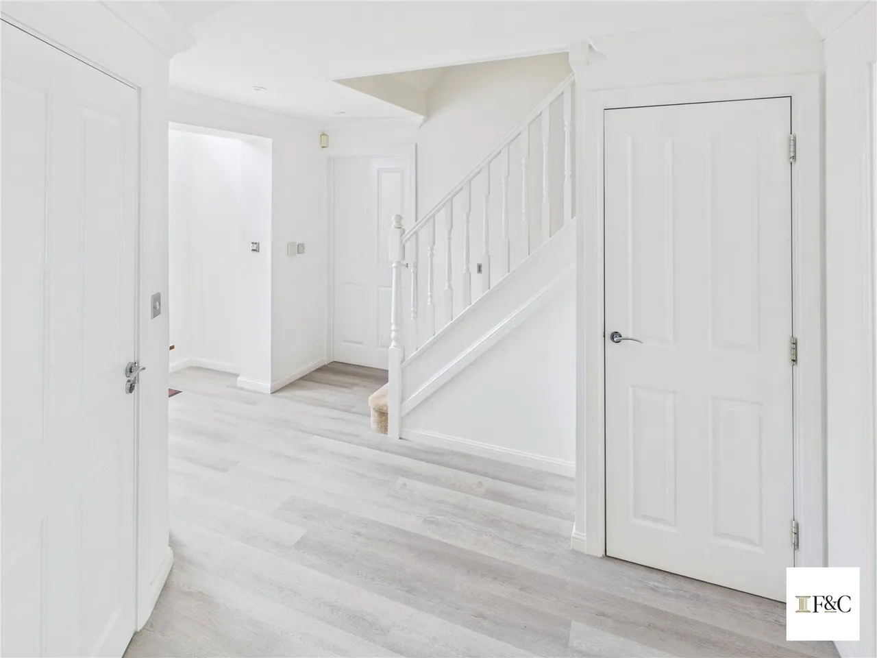 Exceptional Six-Bedroom Detached Family Home with Self-Contained Annexe and Direct Access to Cambourne Eco Park, photo 4