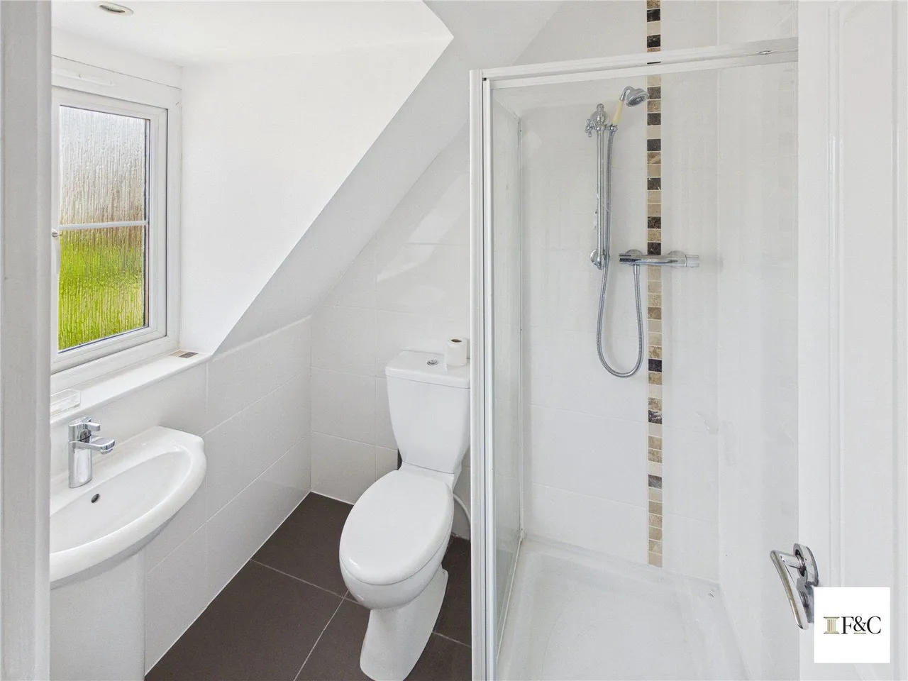 Exceptional Six-Bedroom Detached Family Home with Self-Contained Annexe and Direct Access to Cambourne Eco Park, photo 26