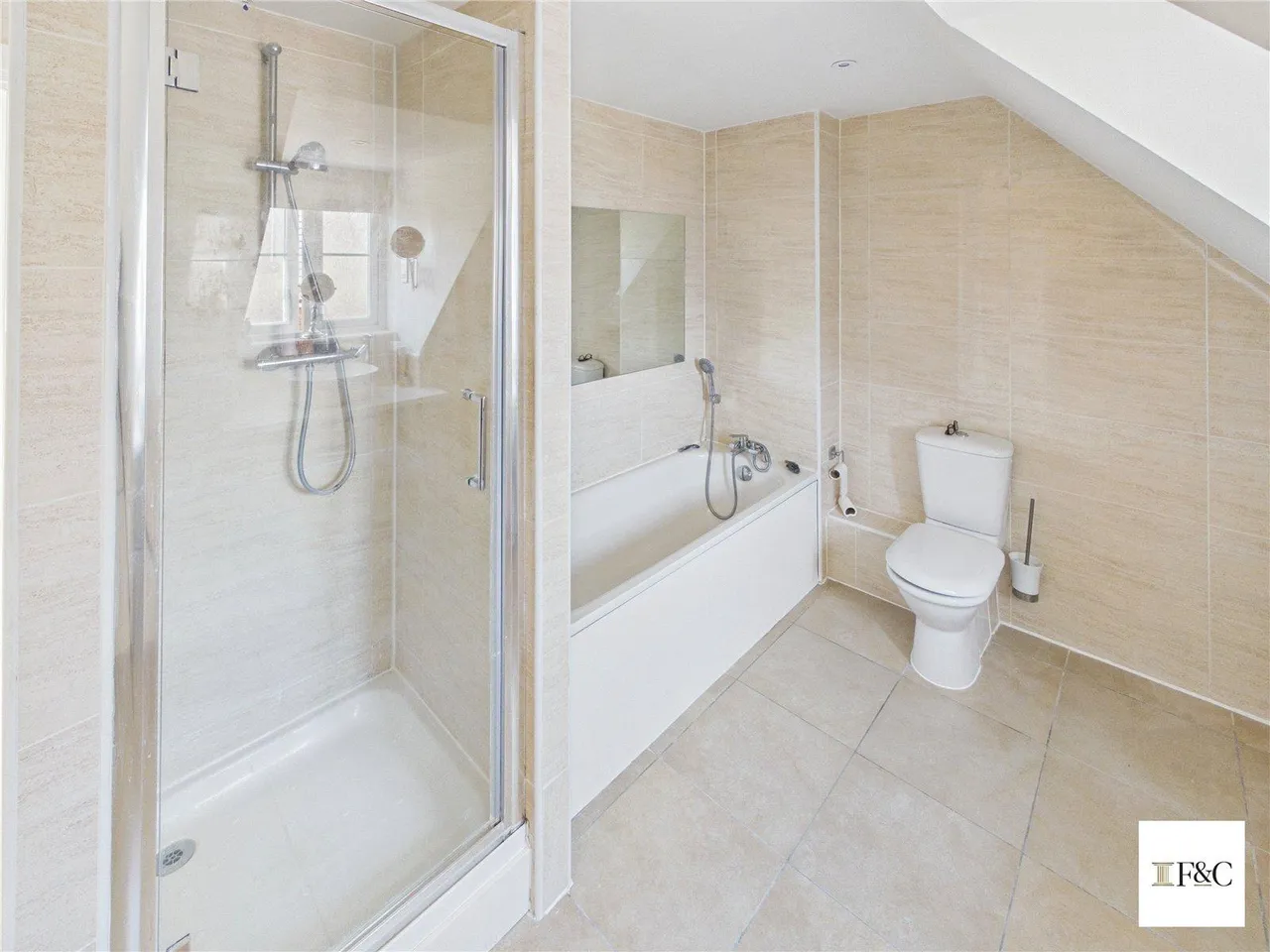 Exceptional Six-Bedroom Detached Family Home with Self-Contained Annexe and Direct Access to Cambourne Eco Park, photo 42