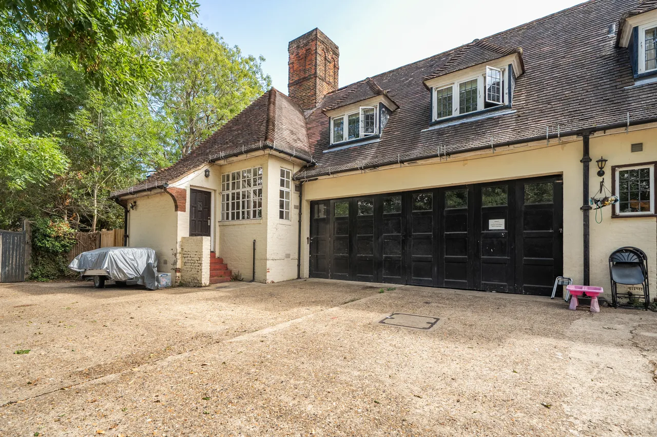 2 bed house to rent — King John's Walk, London, SE9