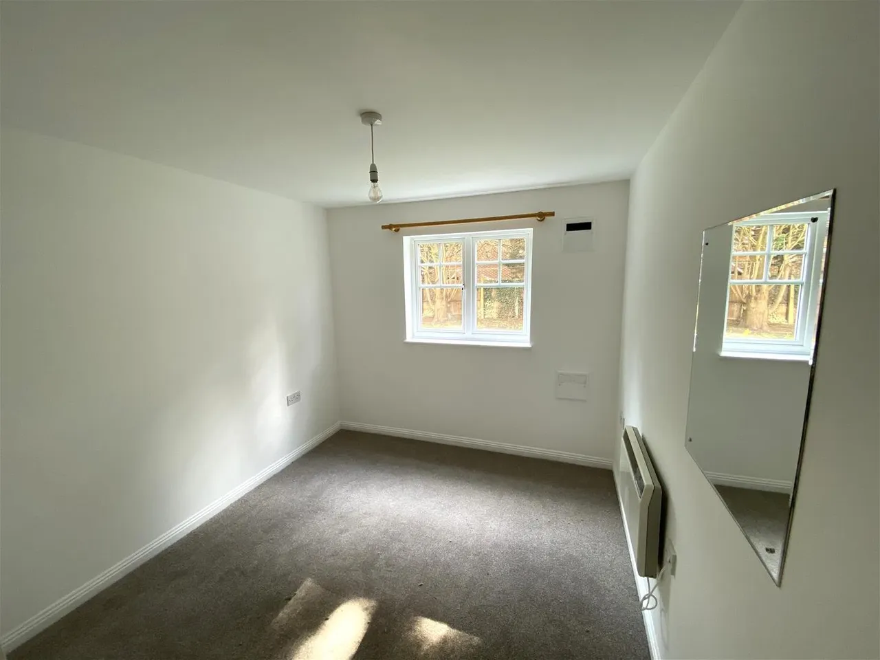 Newcombe Gardens, Hounslow, photo 7