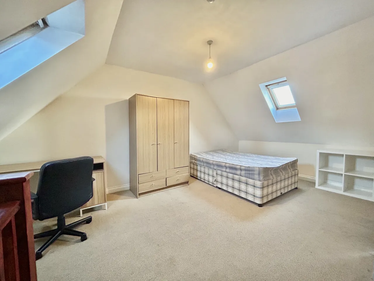 COWLEY ROAD, OXFORD, photo 7