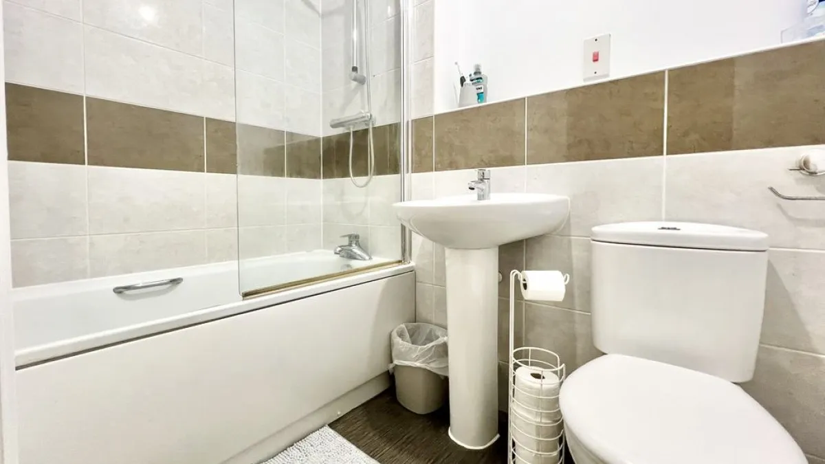 Pintail Close, Scunthorpe, photo 9