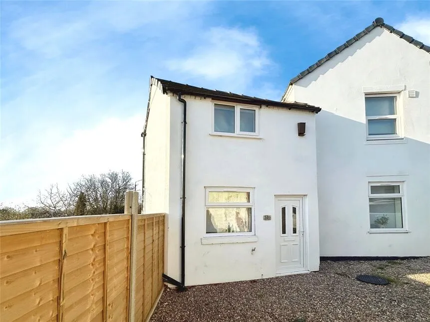 2 bed house to rent, High Street, Newhall, DE11