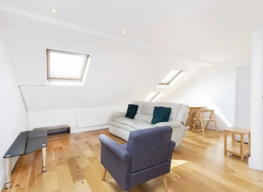 Voltaire Road, Clapham, SW4, photo 2