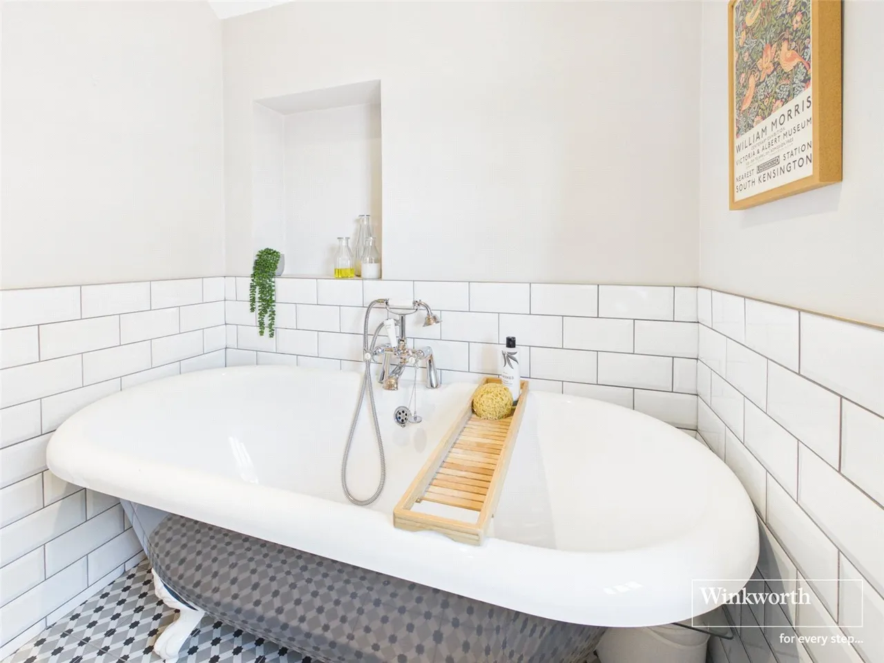 New Villas, Gore End Road, Ball Hill, Newbury, RG20, photo 2