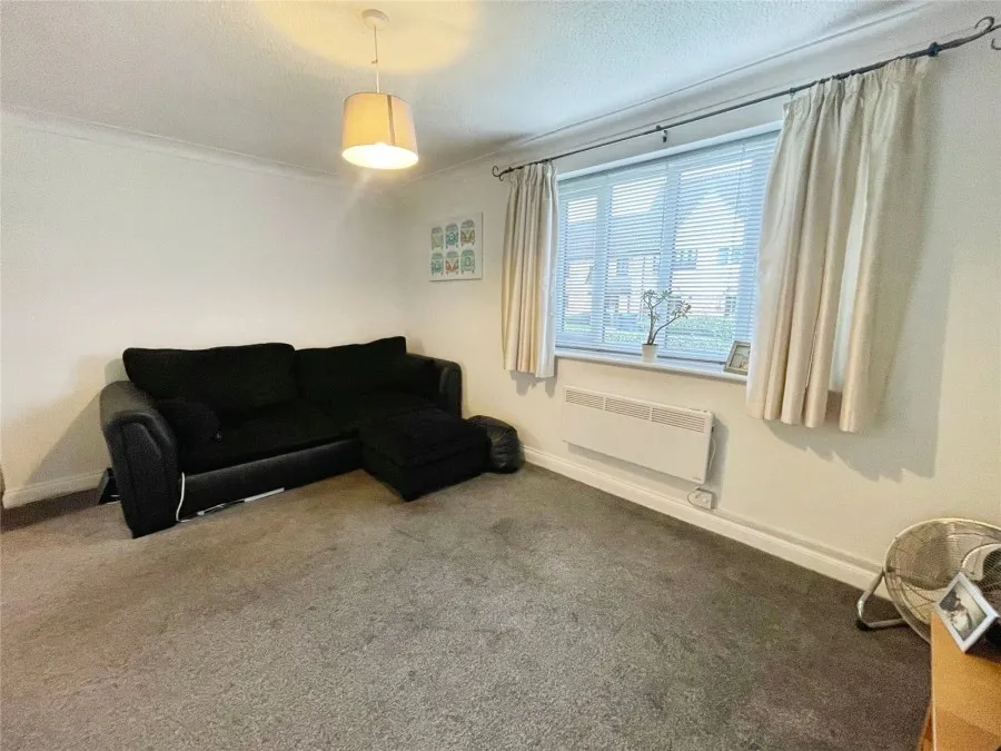 with 1 bedroom in Church Langley, Harlow, CM17, photo 2