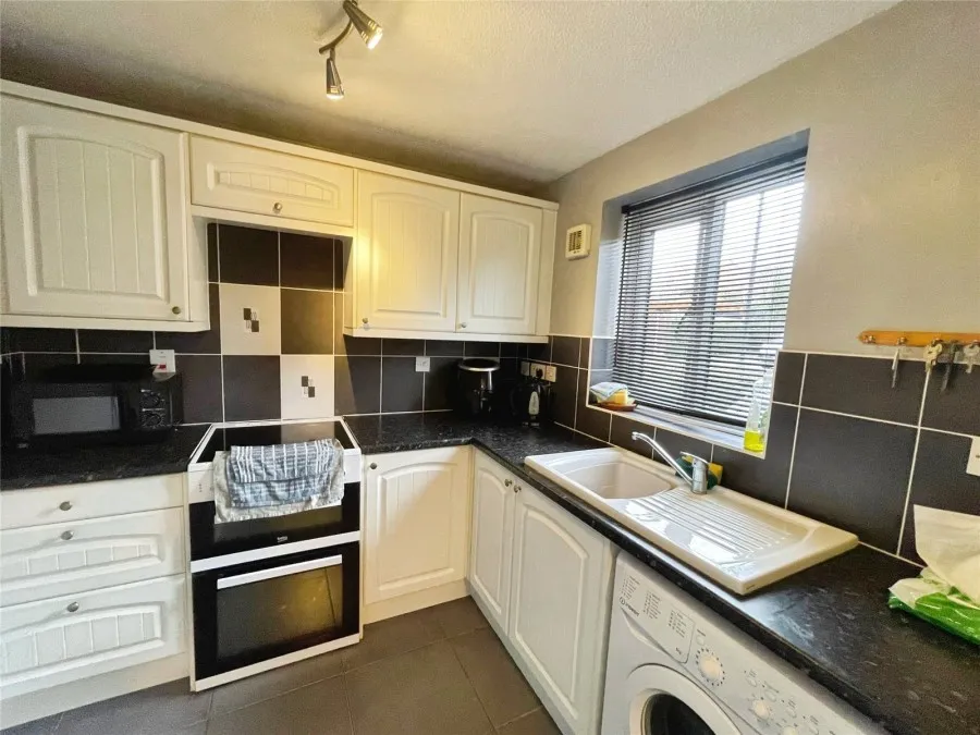 with 1 bedroom in Church Langley, Harlow, CM17, photo 3