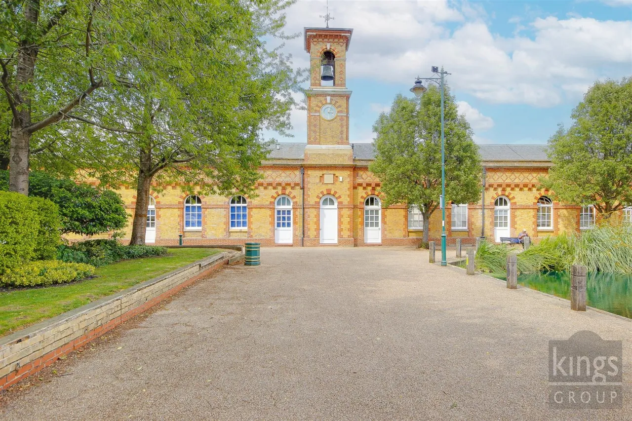 James Lee Square, Enfield, photo 4