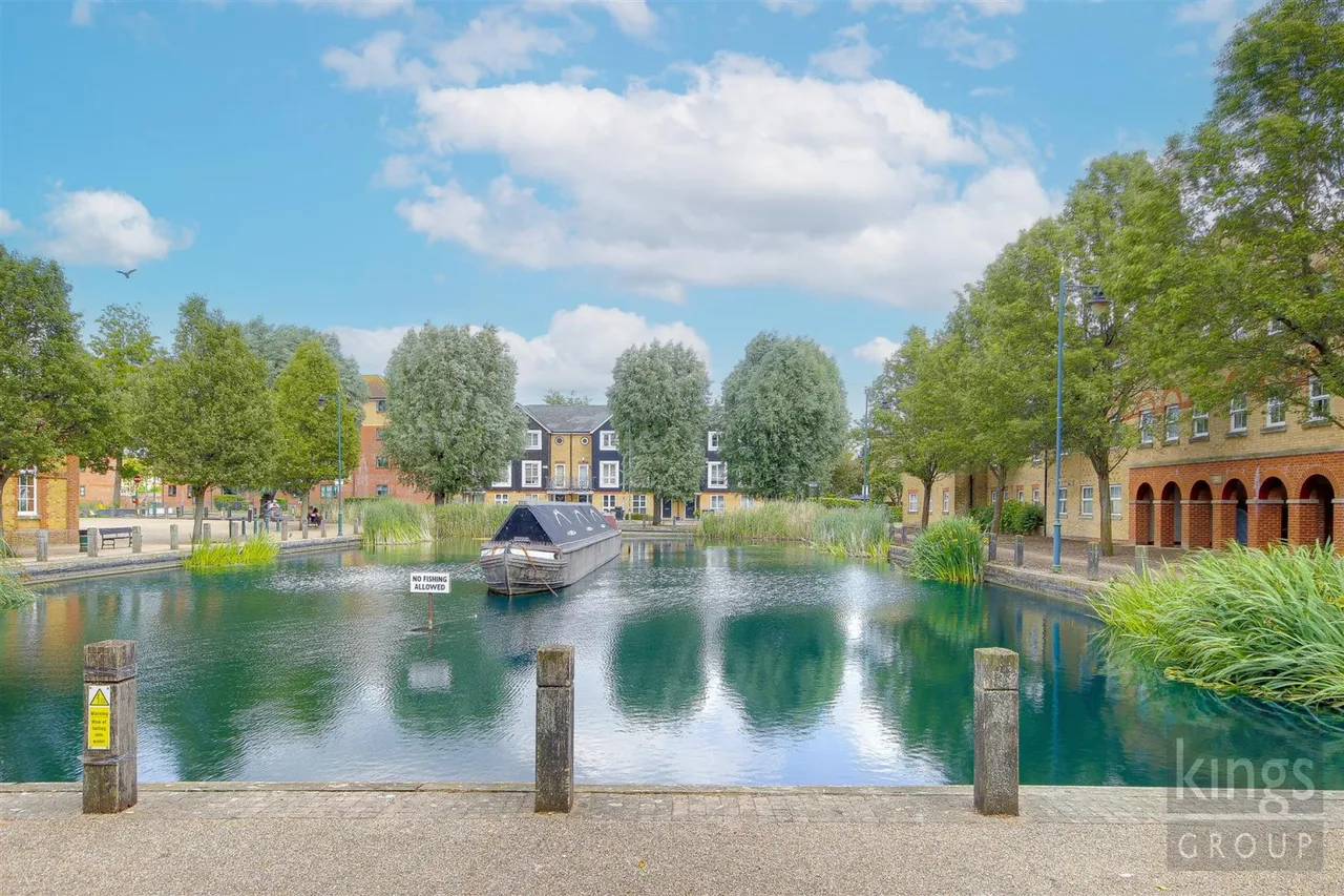 James Lee Square, Enfield, photo 10