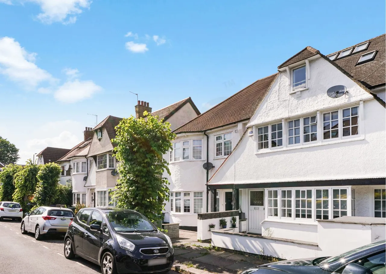 4 bed house for sale — Forres Gardens, Temple Fortune, Finchley Road, Golders Green London NW11