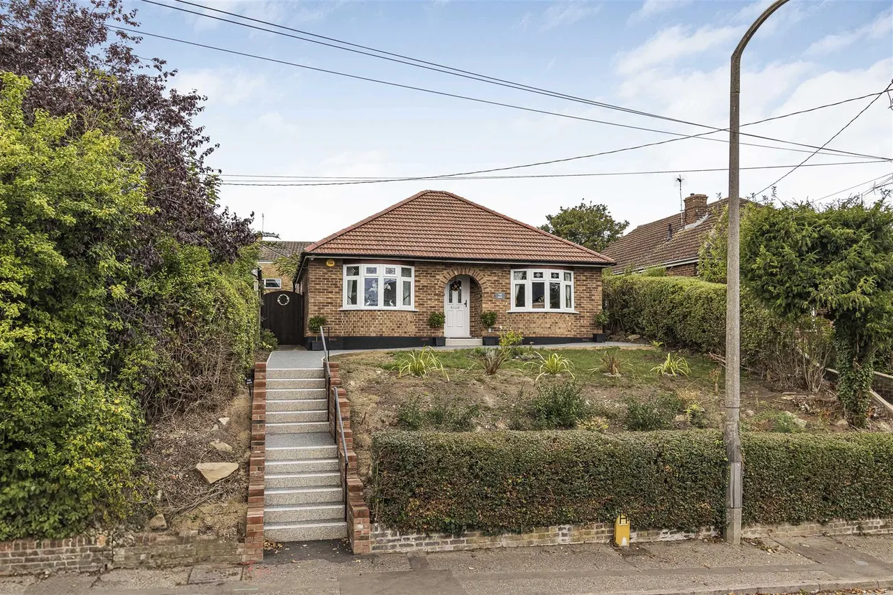 2 bed house for sale, Crowland Road, Haverhill, CB9