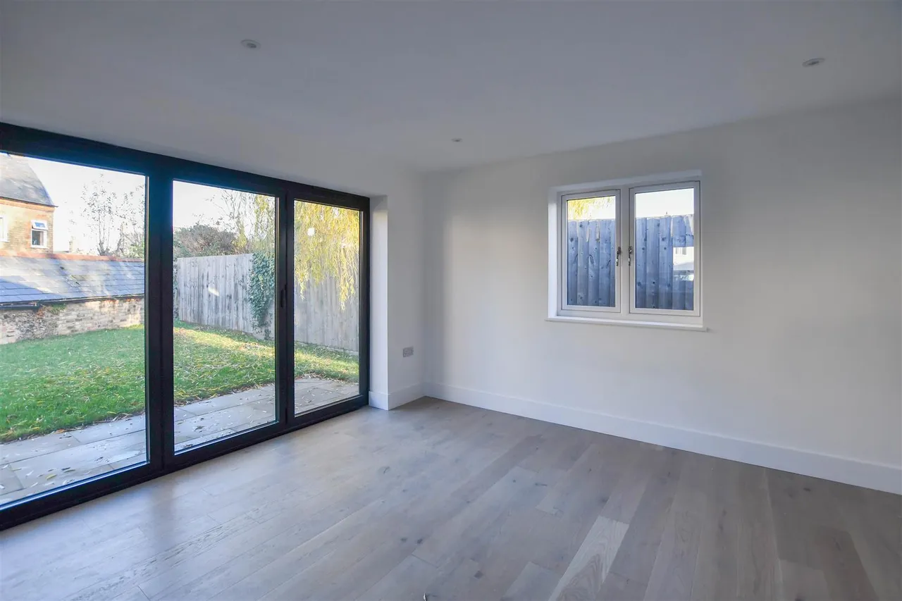 Park Avenue, Newmarket, CB8, photo 4