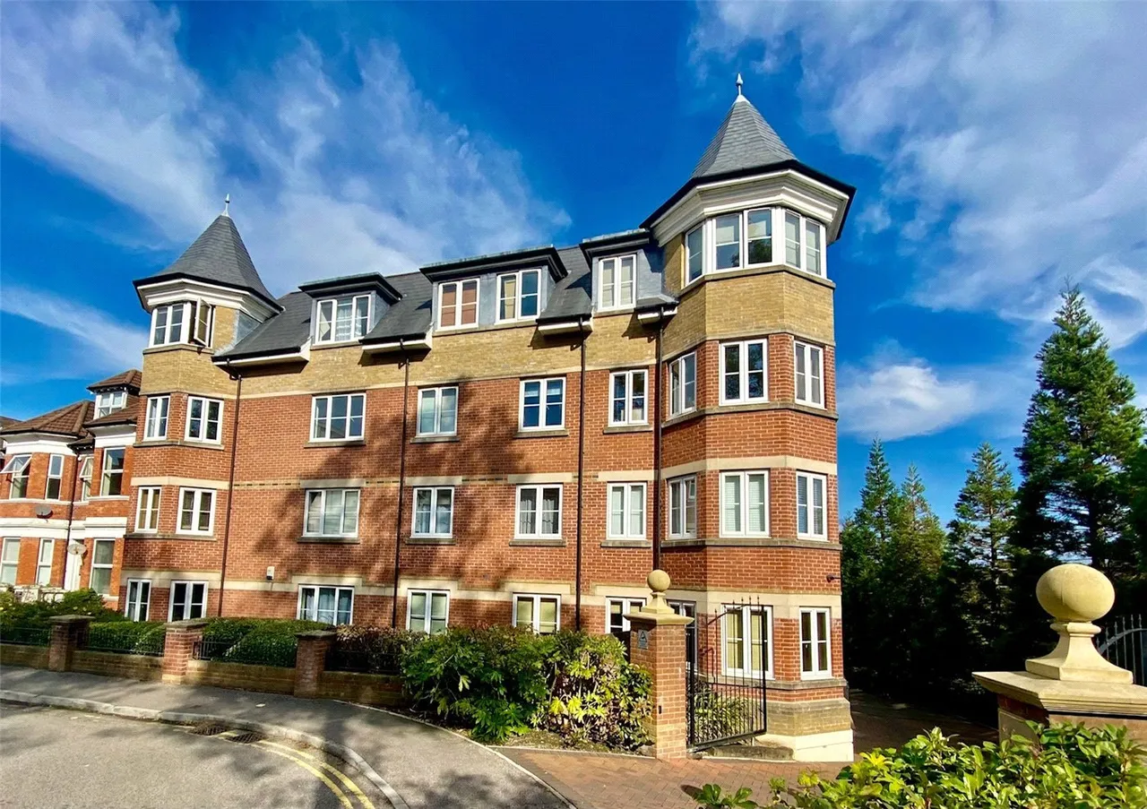 2 bed flat for sale, Norwich Avenue West, Bournemouth, BH2