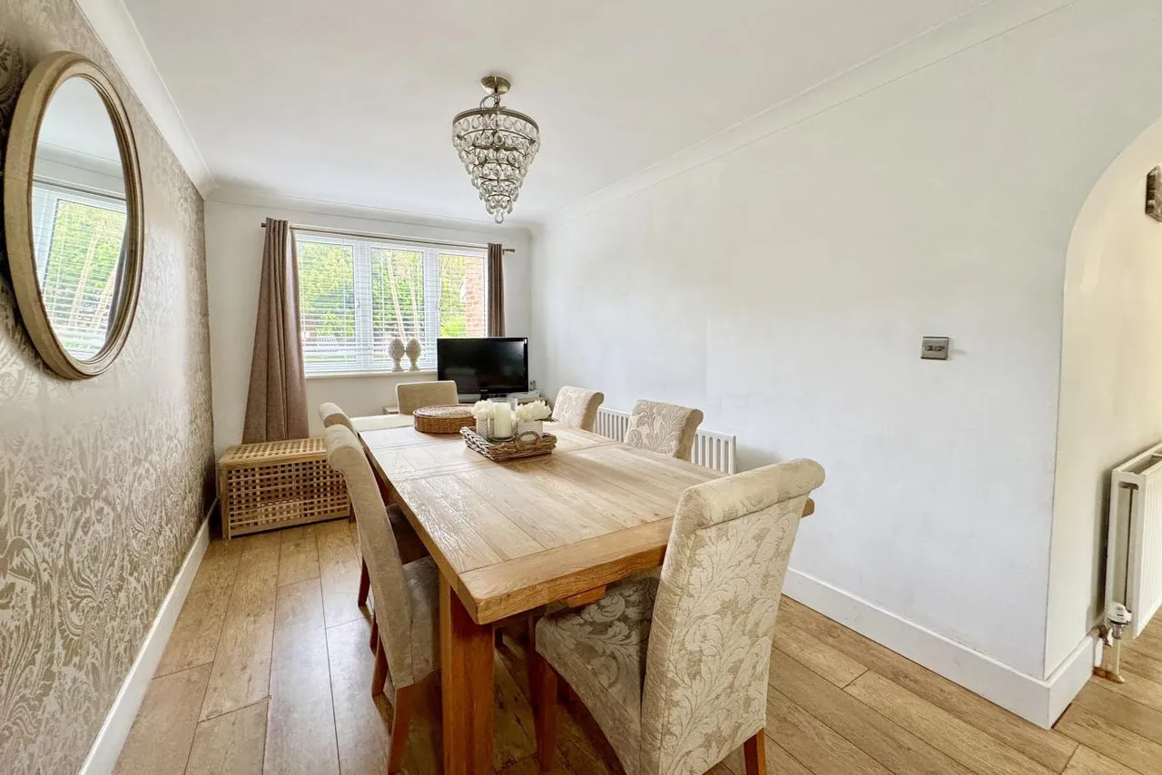 Guest Avenue, BH12, photo 9
