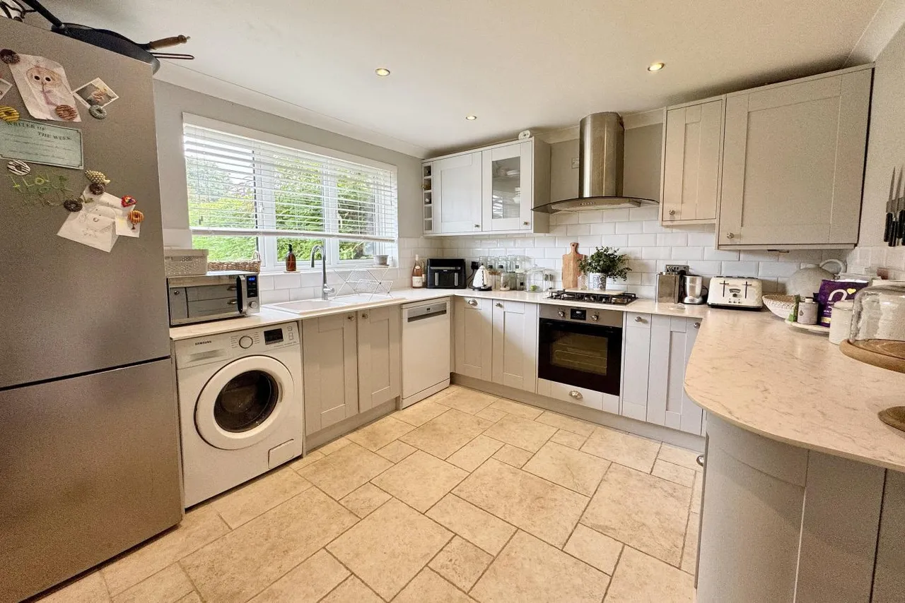 Guest Avenue, BH12, photo 10