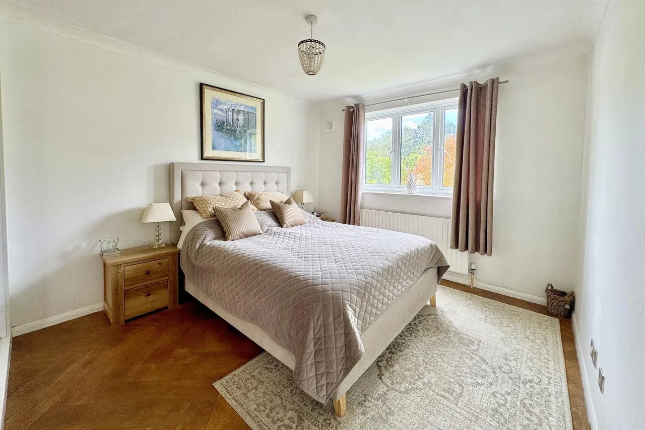 Guest Avenue, BH12, photo 13