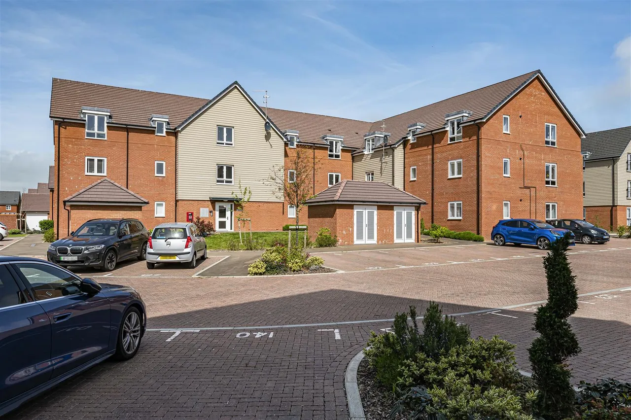 Newlands Place, Seaford, photo 15