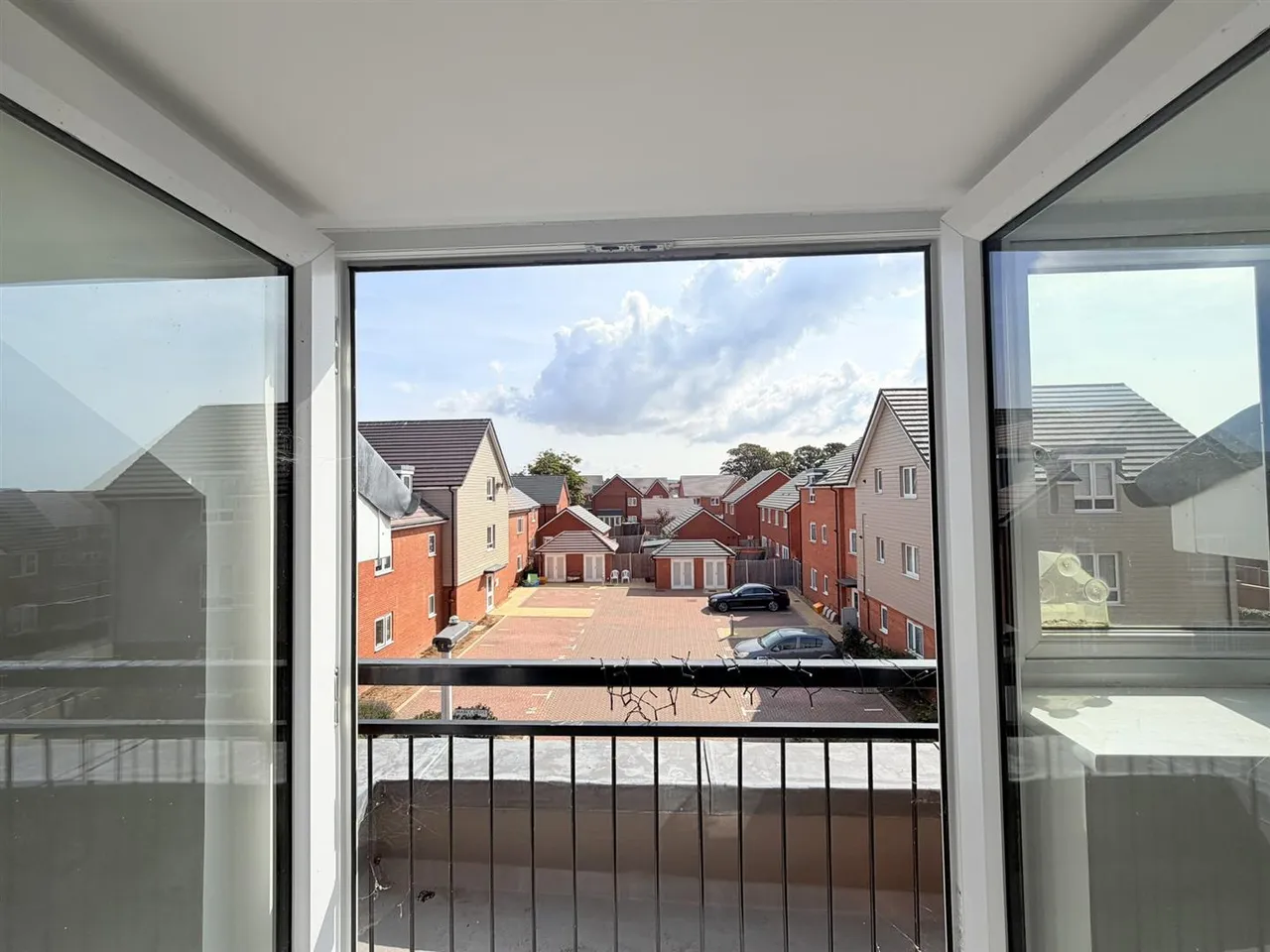 Newlands Place, Seaford, photo 3