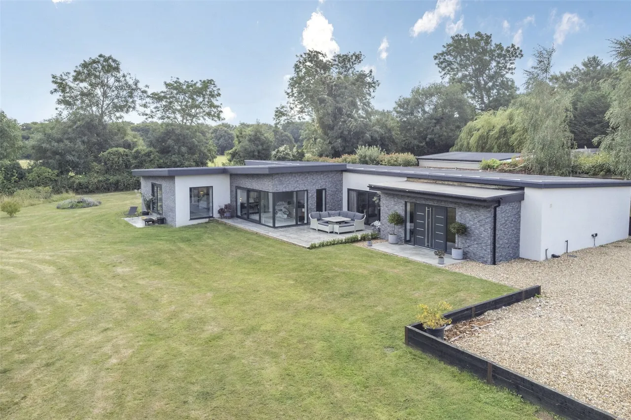 6 bed house for sale, Church Road, Hartley, DA3